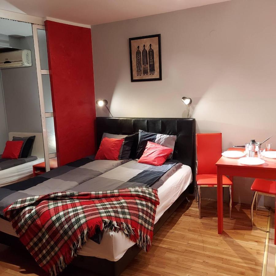 Savinac Apartman U Srcu Beograda, Trg Slavija Exterior foto